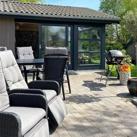 Holiday Home Rodby Liv Сasa de vacaciones Rødby